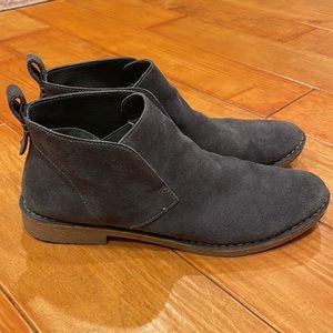Dolce Vita booties size 91/2 women’s, grey leather in excellent condition